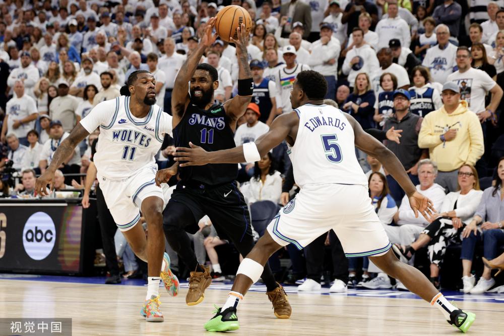 置于不利地 置于不利地