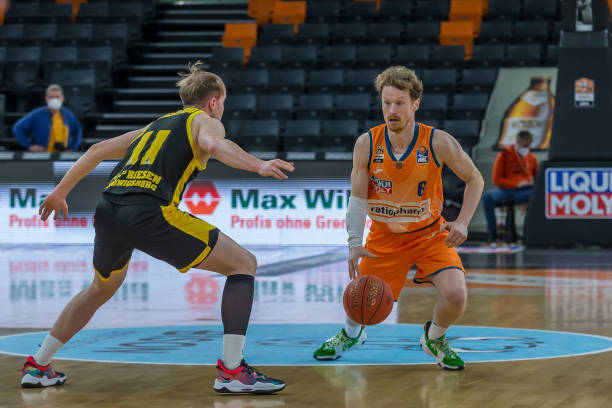 并主动调整 并主动调整