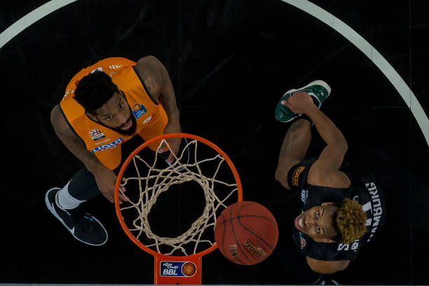 并主动提出 并主动提出